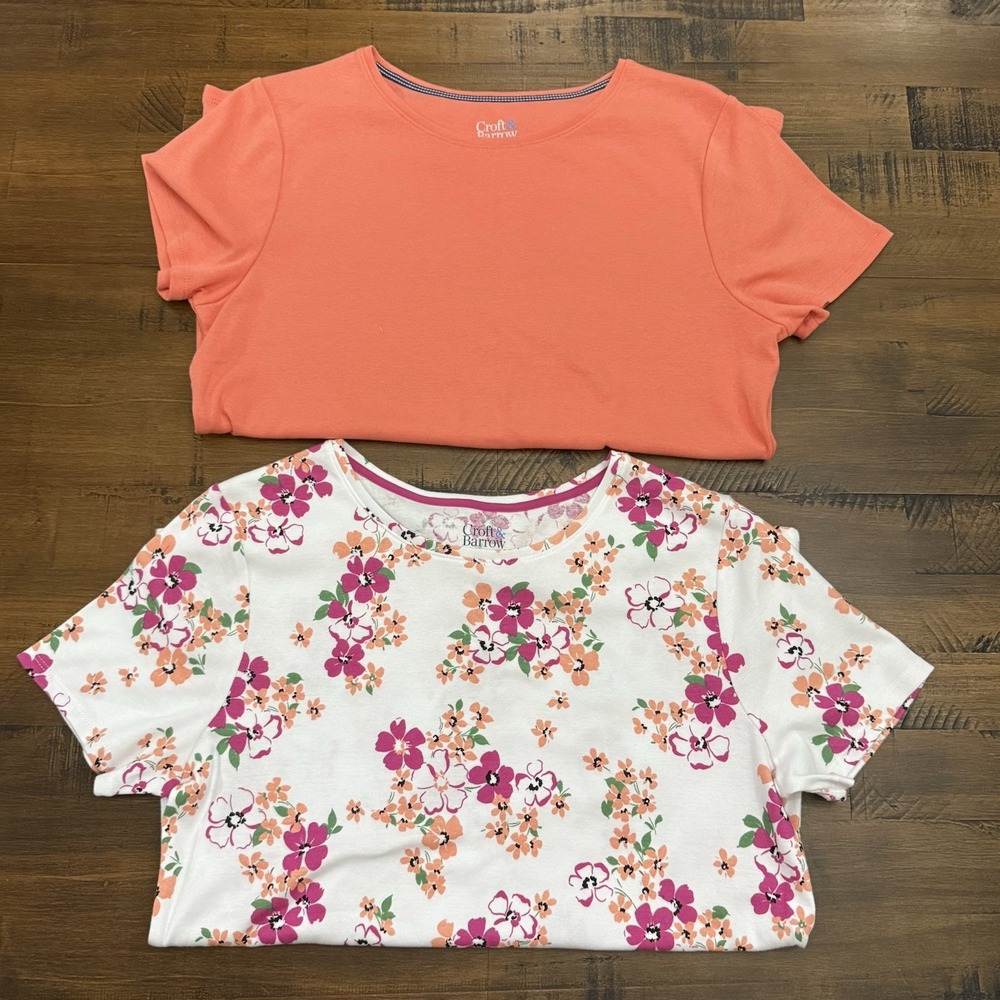 Croft & Barrow Set Of 2 Tops Shirts Women's Size Medium Floral Short Sleeve